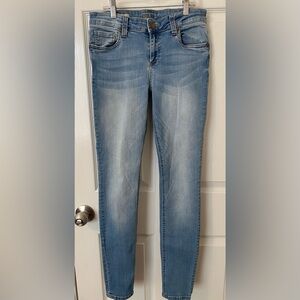 KUT from the Kloth Mia Toothpick Skinny Jean Womens 4 28X30  Light Wash EUC